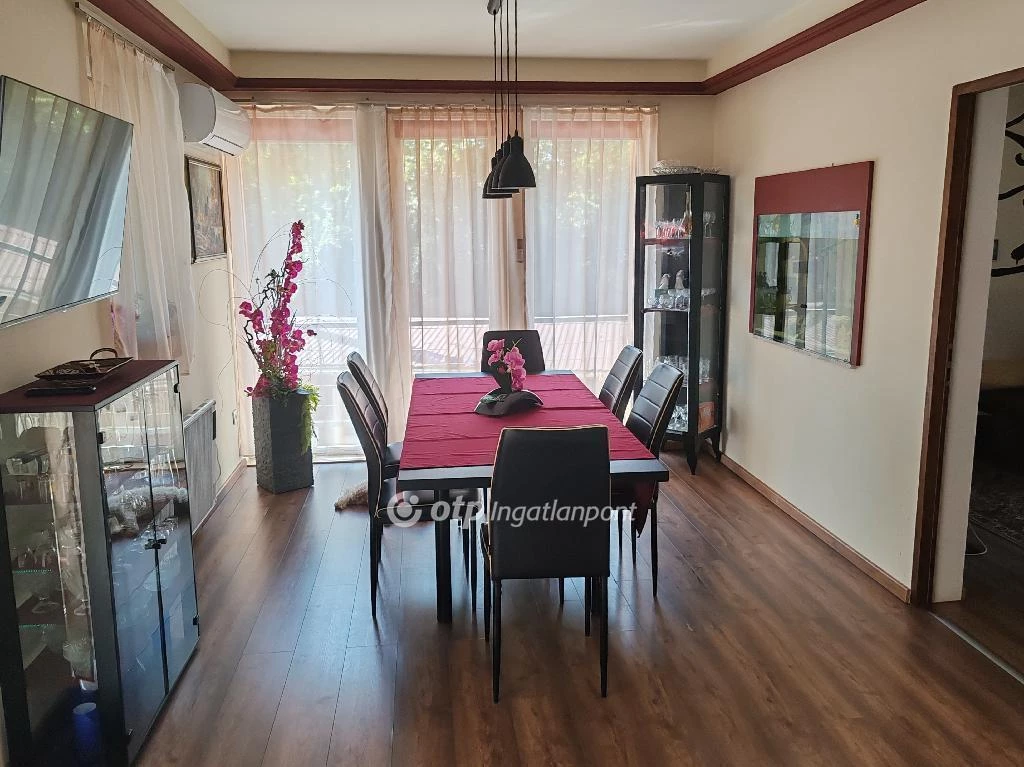 Eladó Ház, Kápolnásnyék