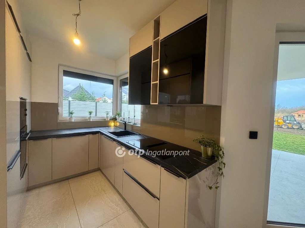 c3-1-name c2-82-name, Velence