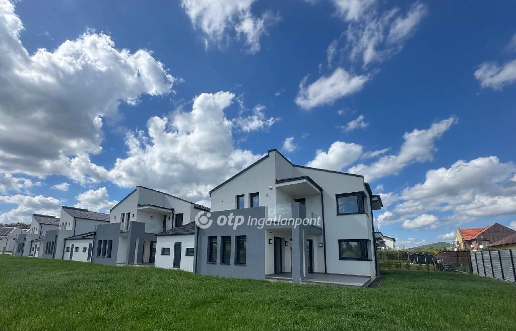 c3-1-name c2-82-name, Velence