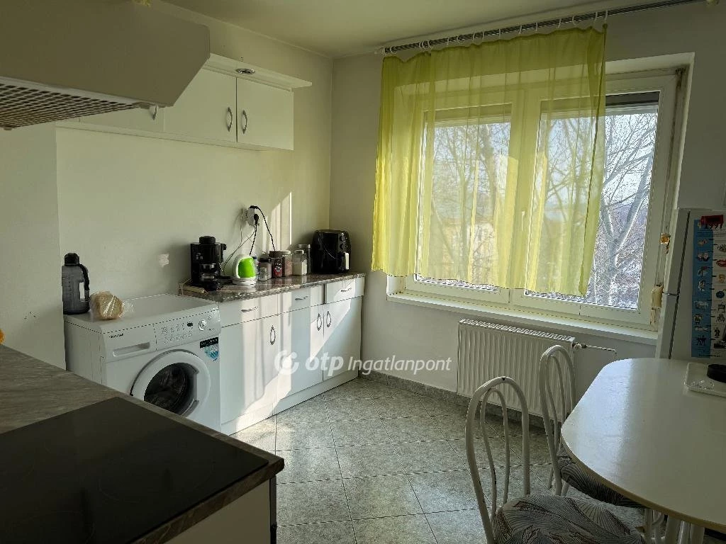 Eladó Lakás, Székesfehérvár