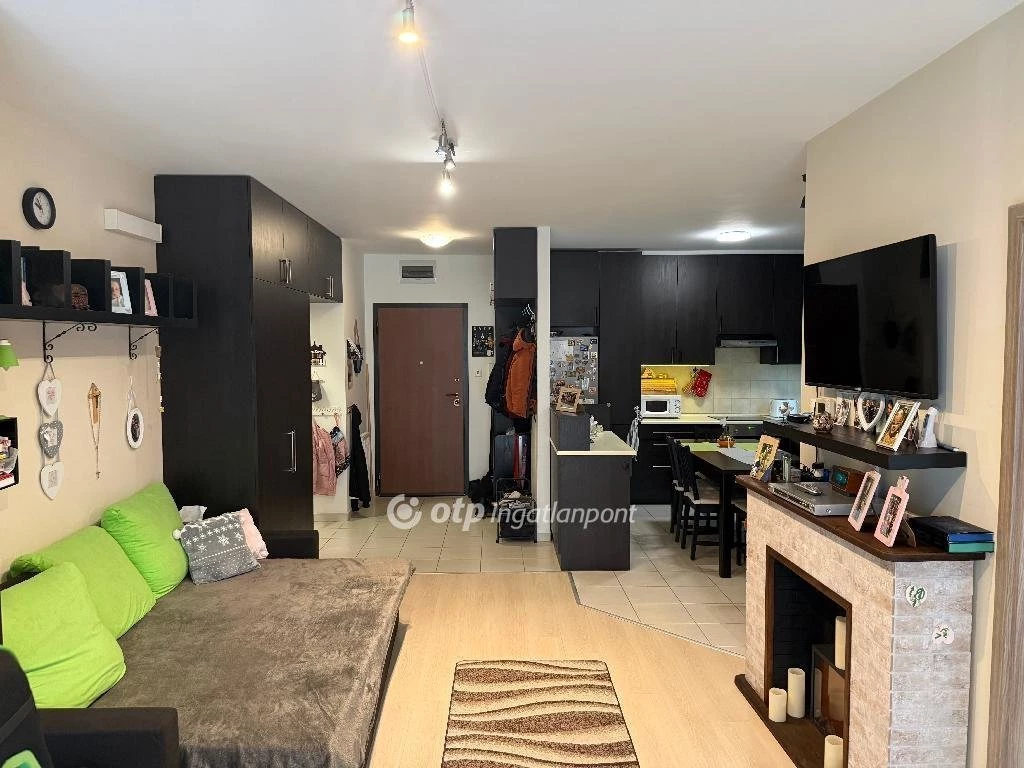 Eladó Lakás, Székesfehérvár