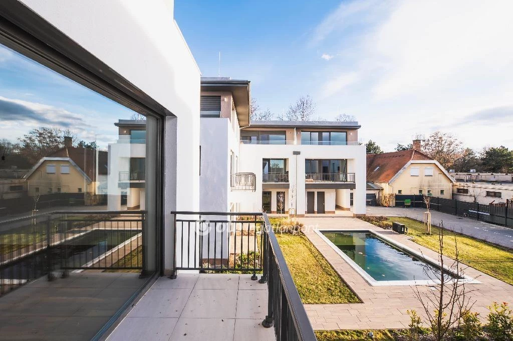 Eladó Lakás, Gárdony