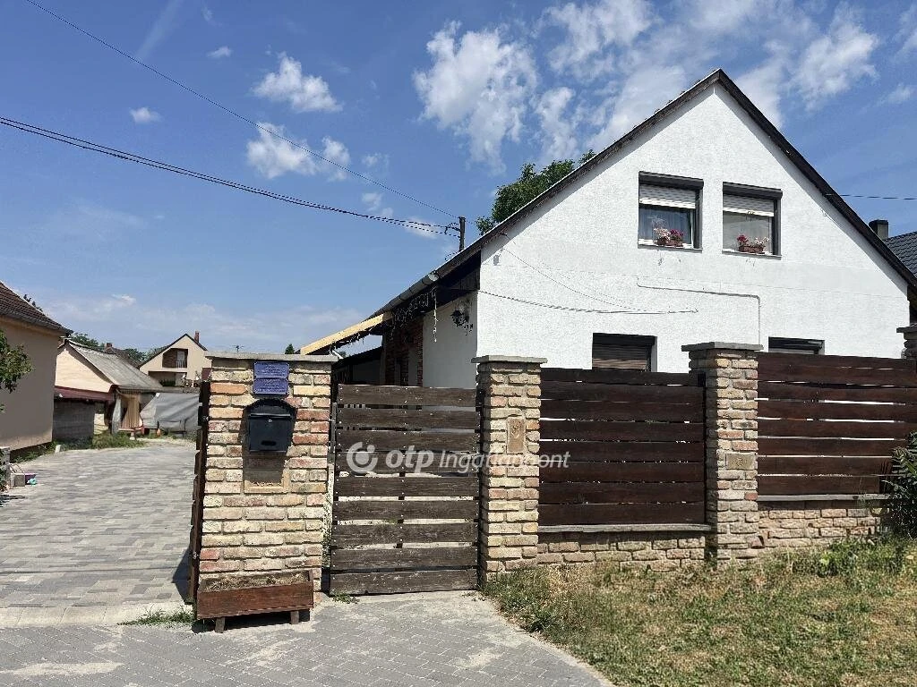 Eladó Ház, Aba