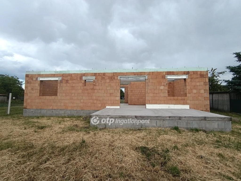 c3-1-name c2-1-name, Pusztaszabolcs