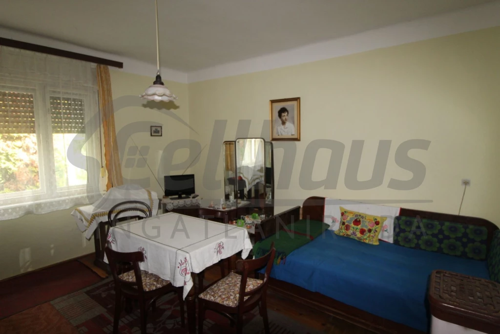 Eladó 80 m2 családi ház, Boba