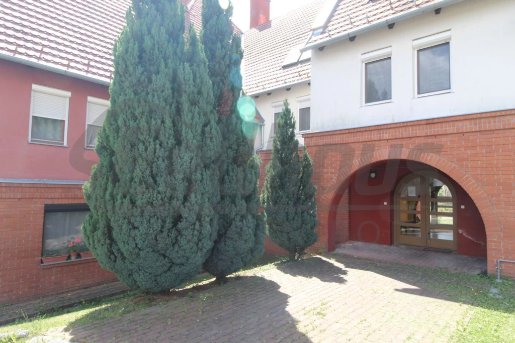 Eladó 54 m2 tégla lakás, Hévíz