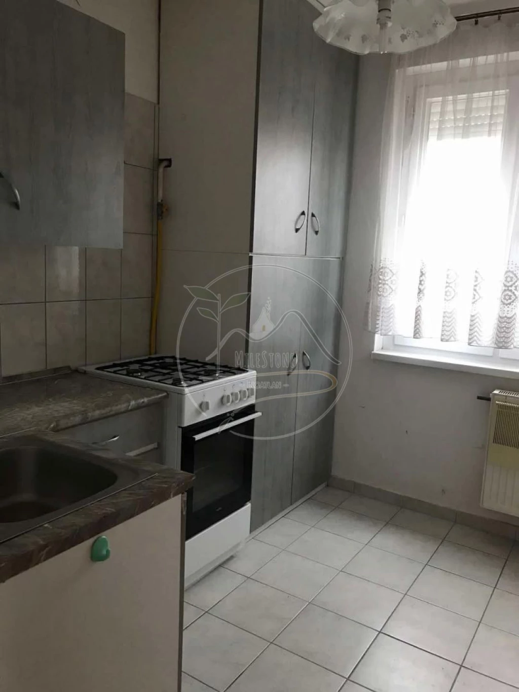 Eladó MAGASFÖLDSZINTI lakás Gyulán.