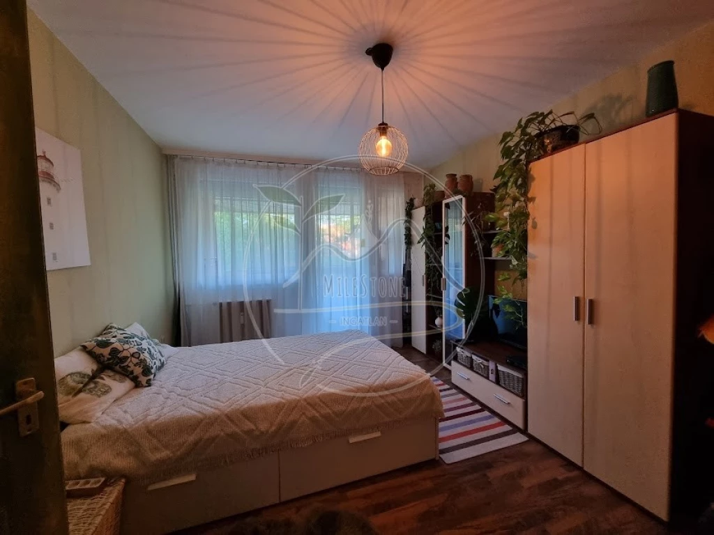 ELADÓ Gyulán a Paradicsomi ltp-en, harmadik emeleti lakás!