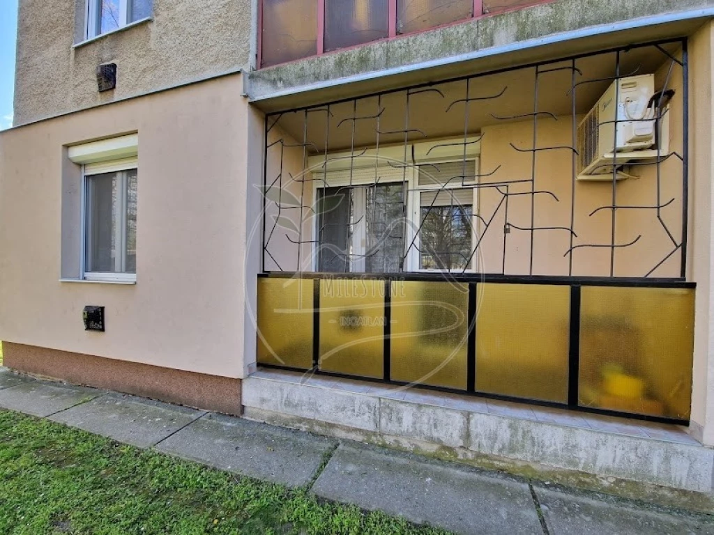 Eladó 52 m2 tégla lakás, Gyula