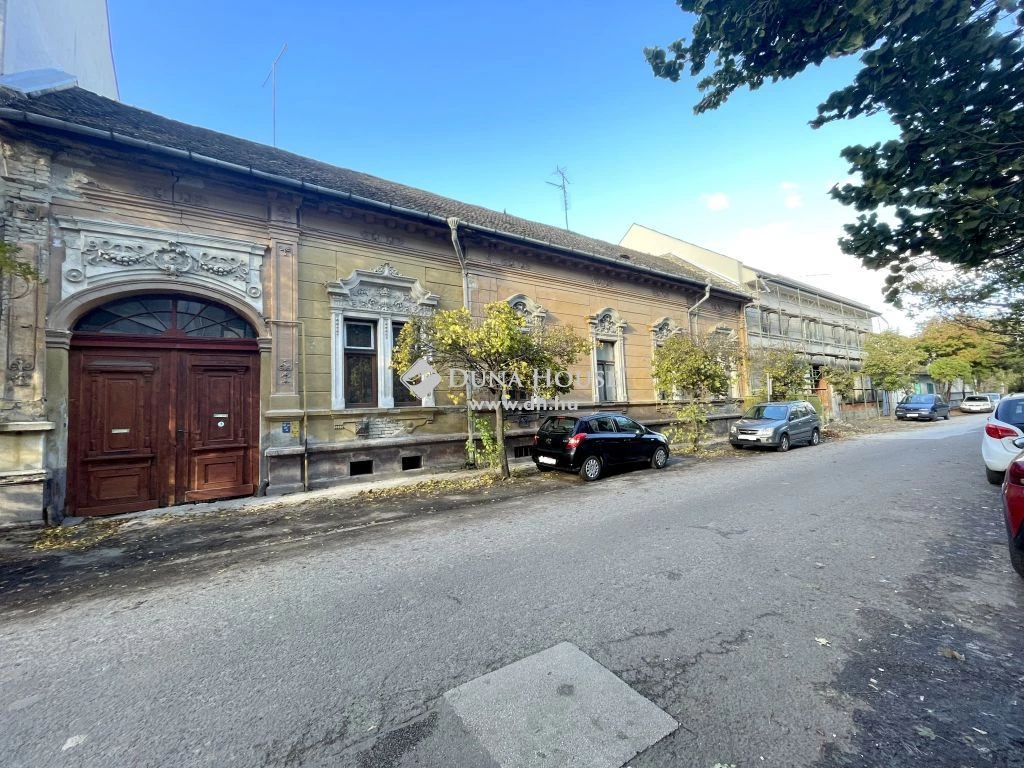 For sale brick flat, Kecskemét