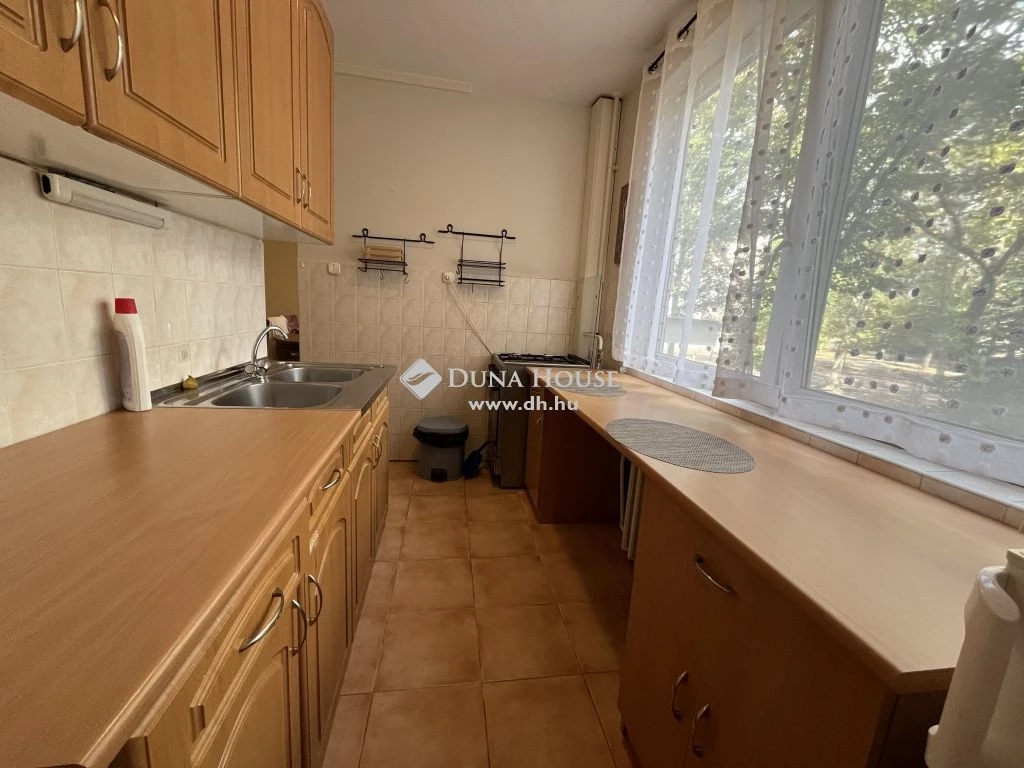 For sale panel flat, Kecskemét, Széchenyi-város