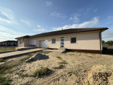Kecskemét - BEFEKTETŐKNEK - HOSSZÚTÁVRA BÉRBEADOTT, ÚJ ÉPÍTÉSŰ, 92 m2-es CSALÁDI HÁZ + GARÁZS + TERASZ
