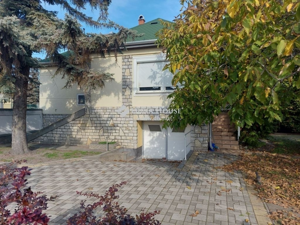 2 bed · 82m² · Ház