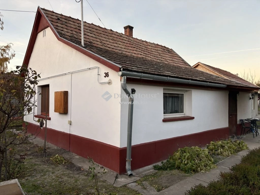 For sale house, Izsák