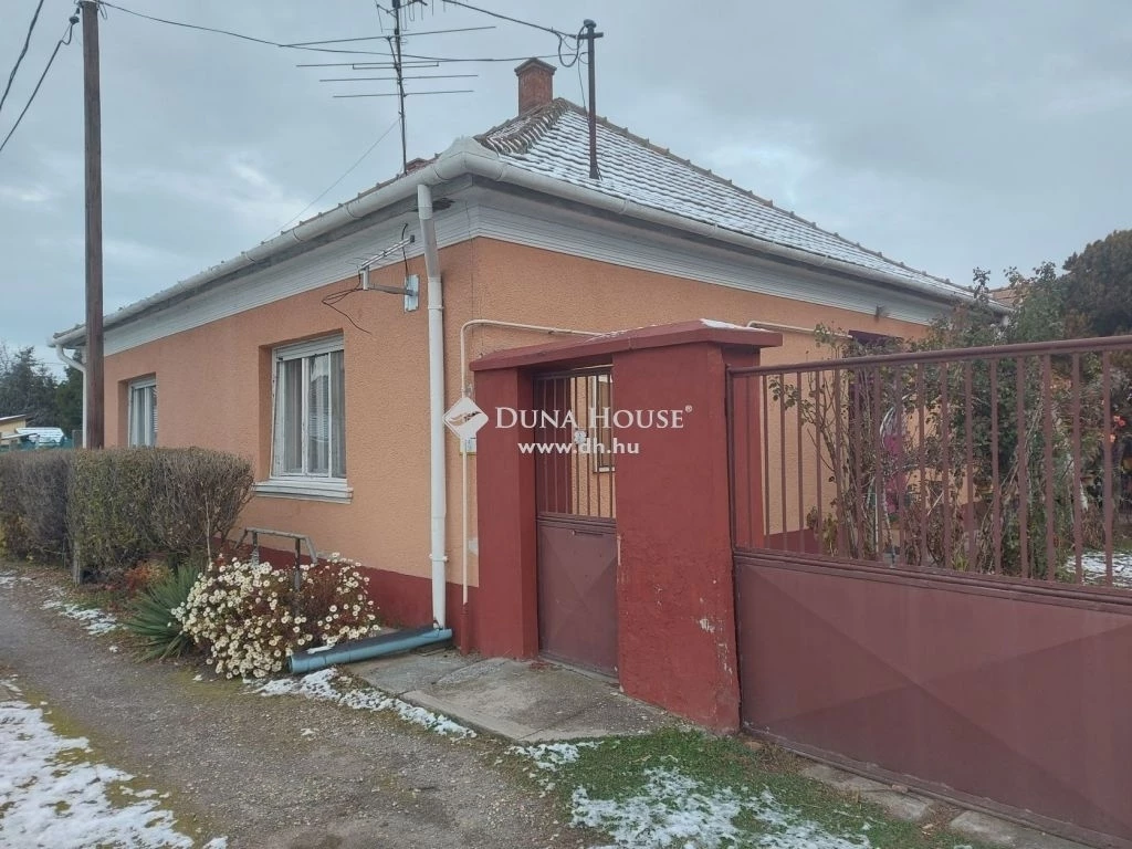 For sale house, Izsák