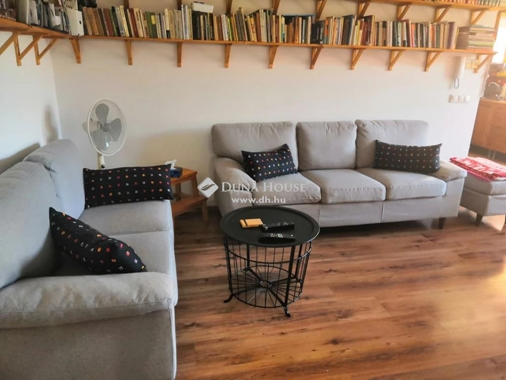 Eladó Kecskemét belvárosi 70 nm-es tégla lakás