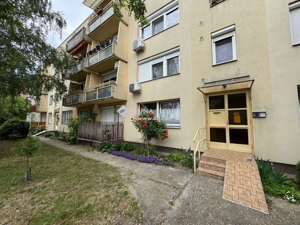Eladó lakás, Kecskemét