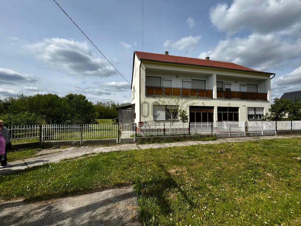 For sale semi-detached house, Vízvár, Vízvár