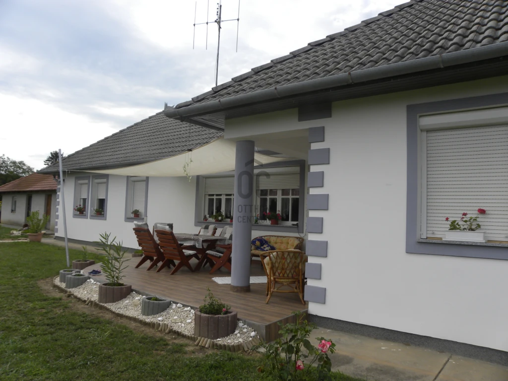 Eladó családi ház, Versend, Versend