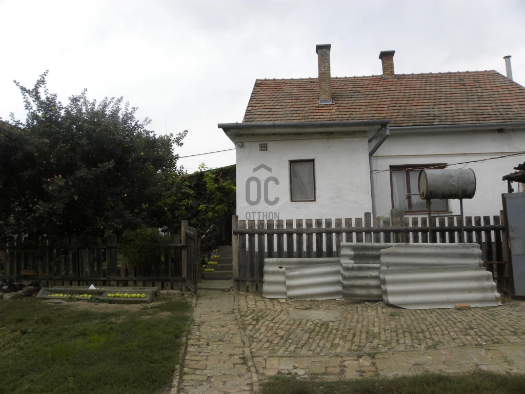 Eladó családi ház, Majs, Majs