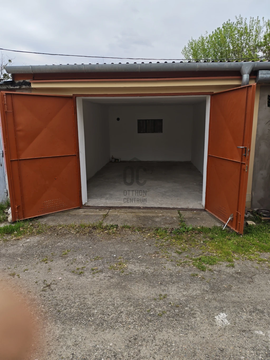 Eladó egyedi garázs, Mohács, Újváros-lakótelep