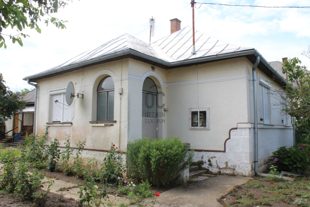 Eladó családi ház, Gyüre, Gyüre