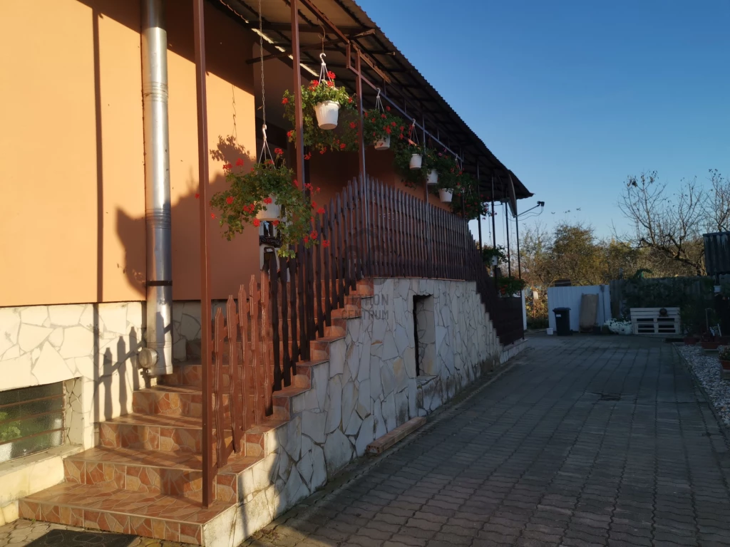 Eladó családi ház, Jéke, Jéke