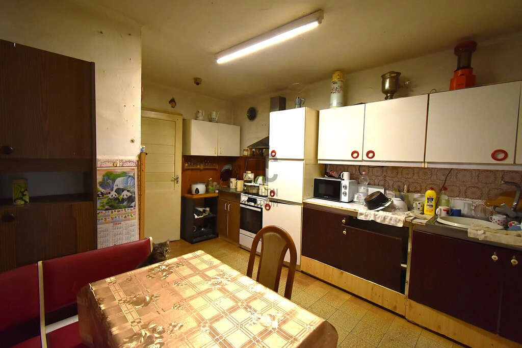 c3-1-name c2-1-name, Kisbucsa, Kisbucsa