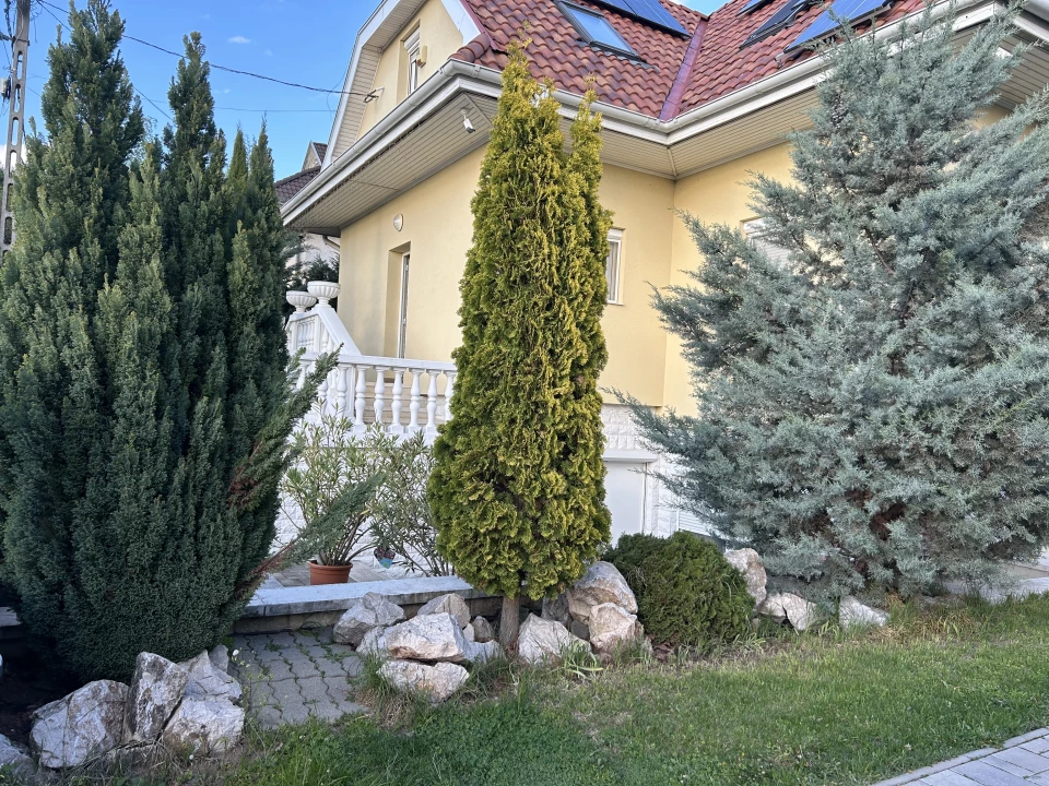 Eladó családi ház, Fót