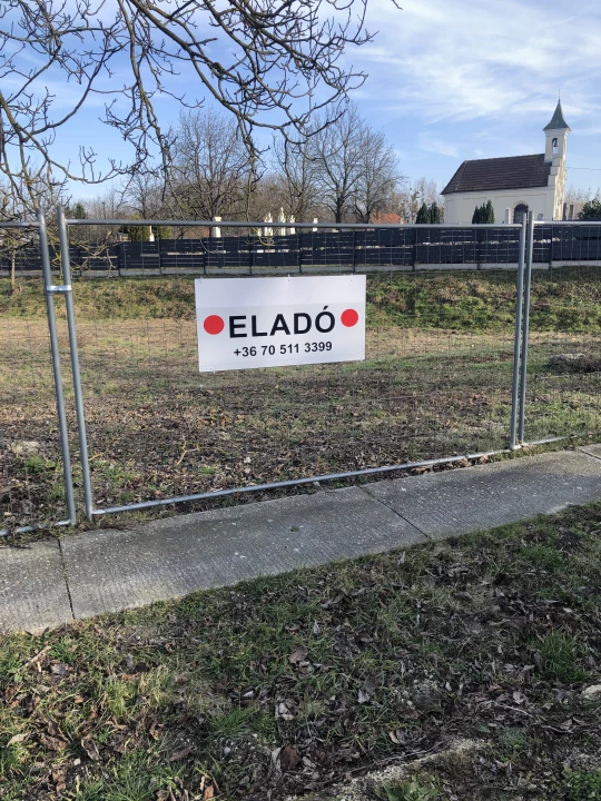 Eladó építési telek, Kimle