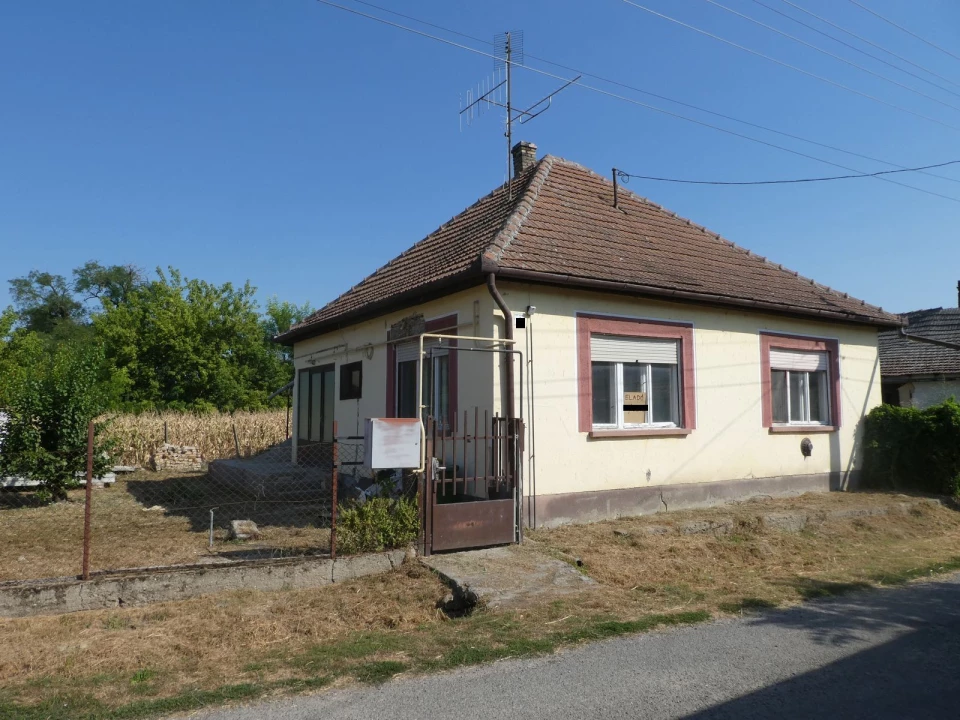 For sale house, Dunaszentbenedek