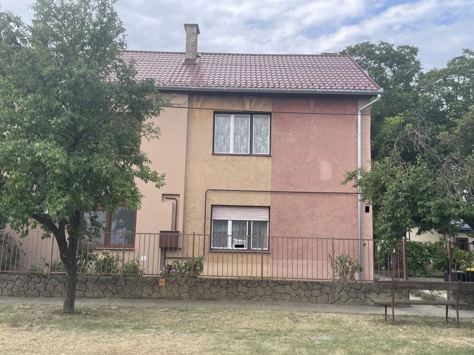 c3-1-name c2-19-name, Kalocsa, Kertváros