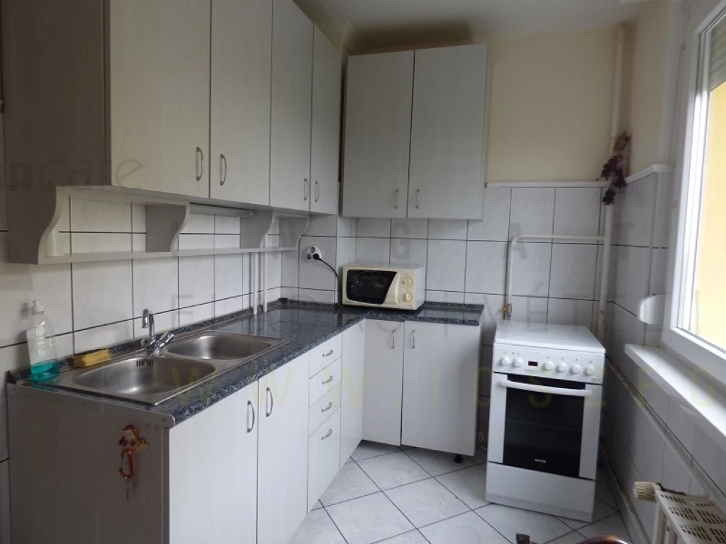 Eladó Lakás, Szeged Űrhajós utca 47.900.000 Ft