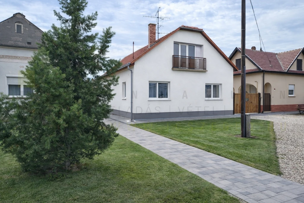 Eladó Ház, Apátfalva Templom utca 11.990.000 Ft