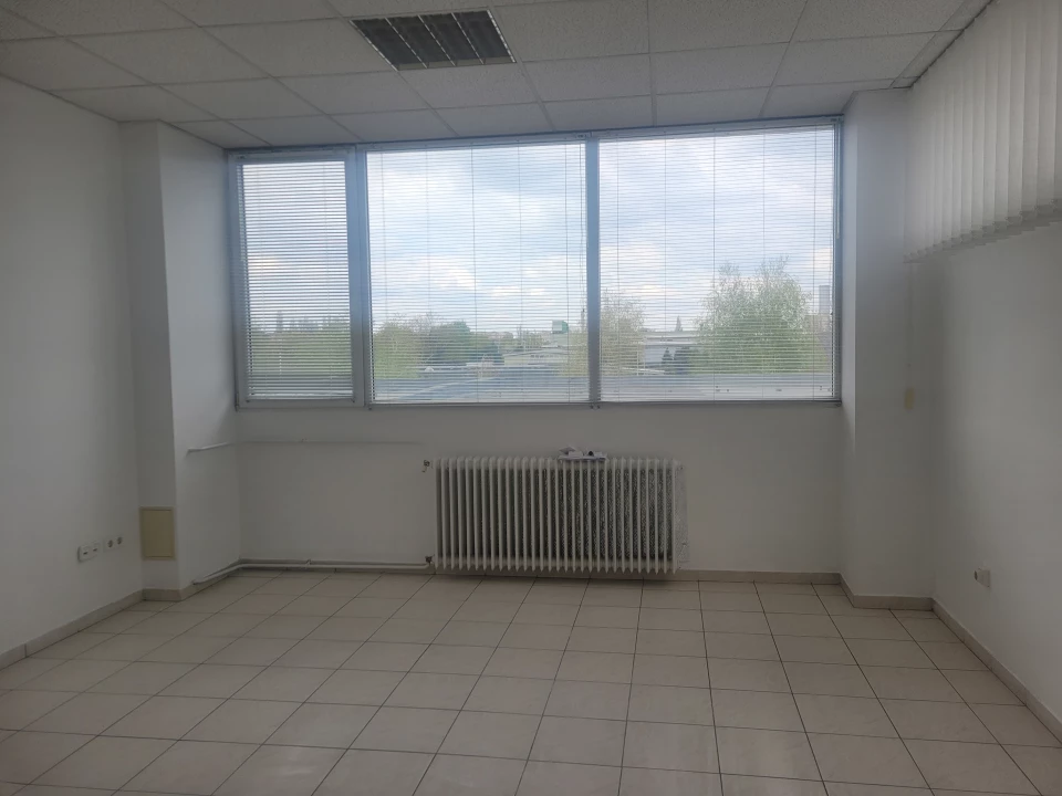 Kiadó vidéki irodaházak, Győr