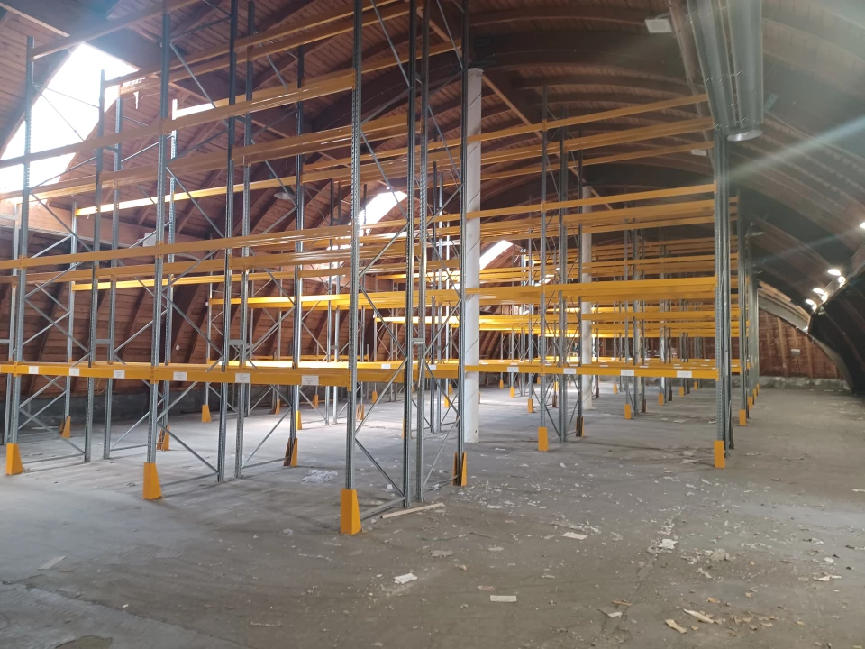 Kiadó vidéki raktárak, Győr