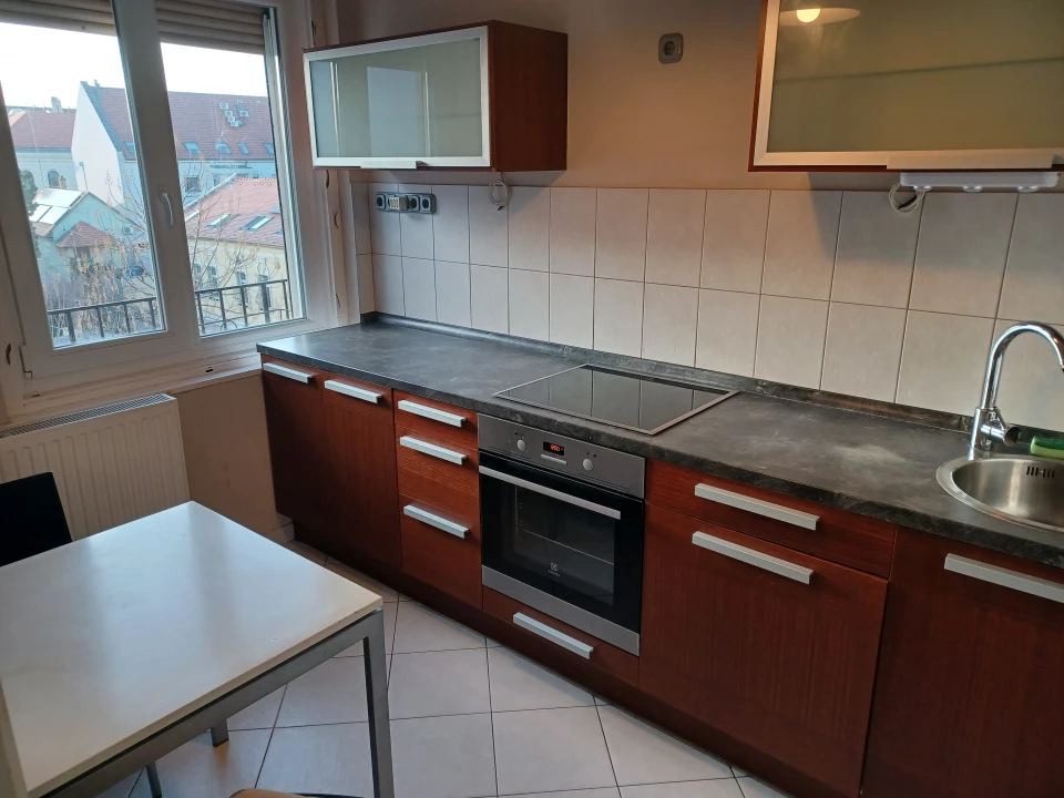 For sale brick flat, Győr