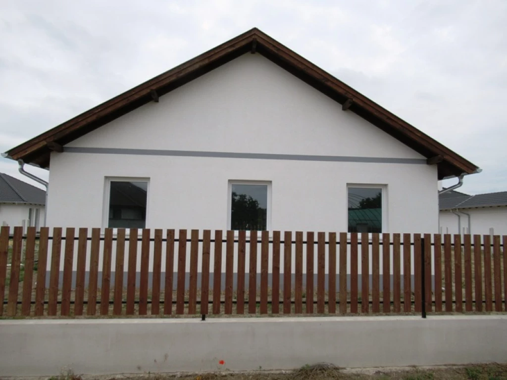 Eladó ikerház, Inárcs, Új Épitésű Ikerház Felek Tároló Kapcsolattal !