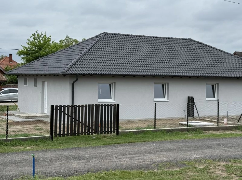 Eladó családi ház, Felsőpakony