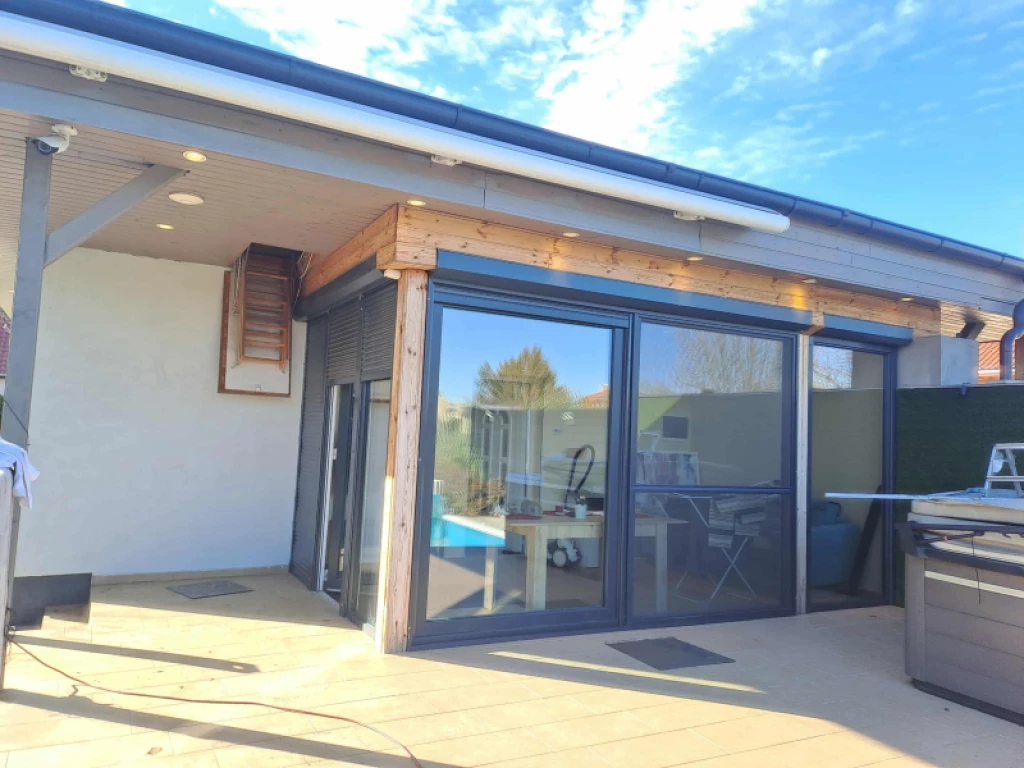 Eladó családi ház, Újhartyán