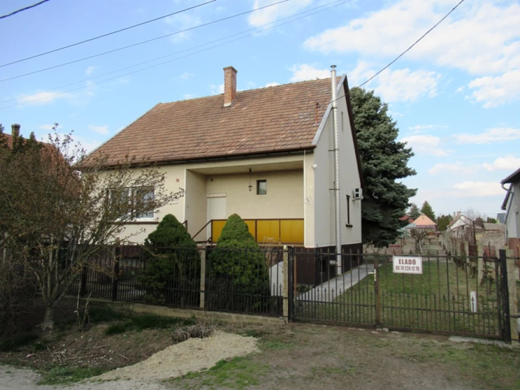 Eladó családi ház, Inárcs