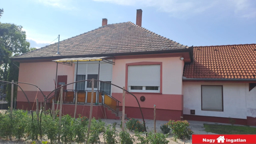 Eladó családi ház, Dabas
