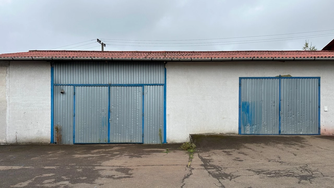 For rent warehouses in the countryside, Eger