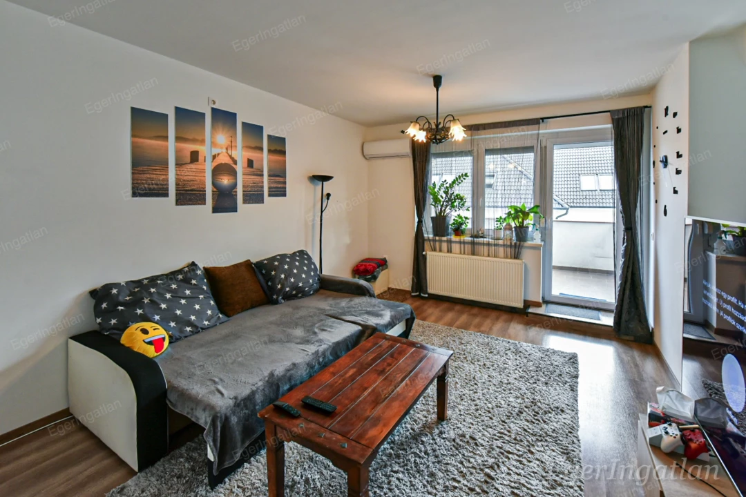 For sale brick flat, Eger