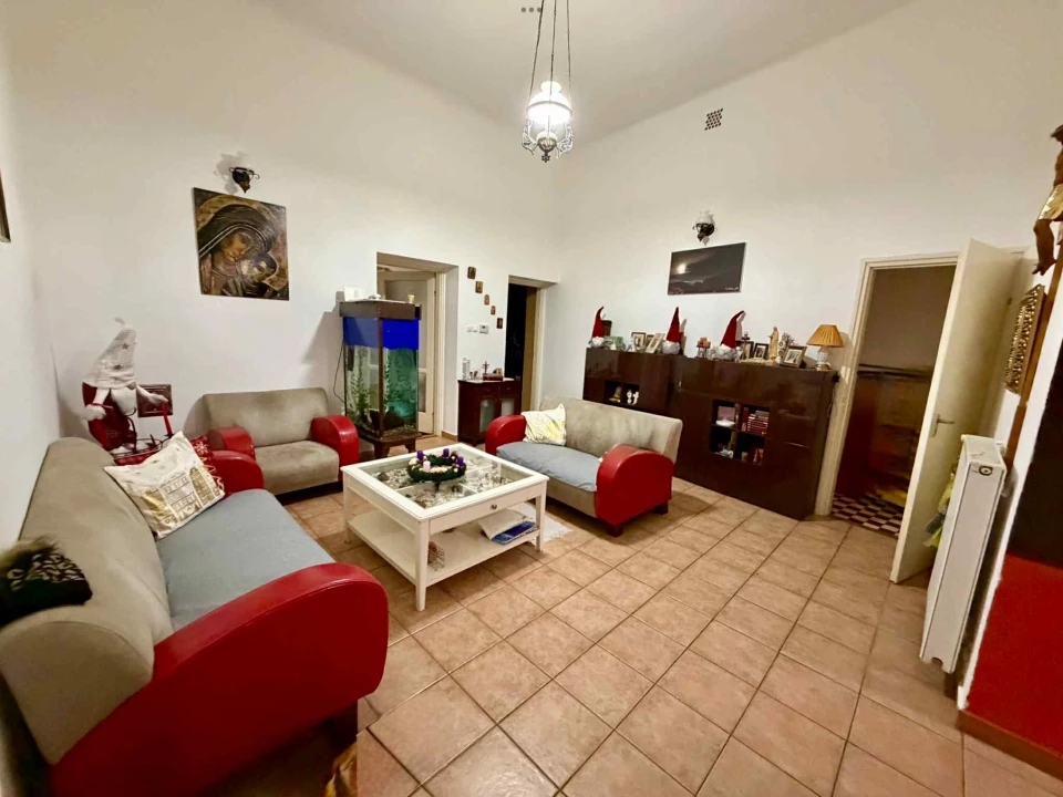 Eladó téglalakás, Eger