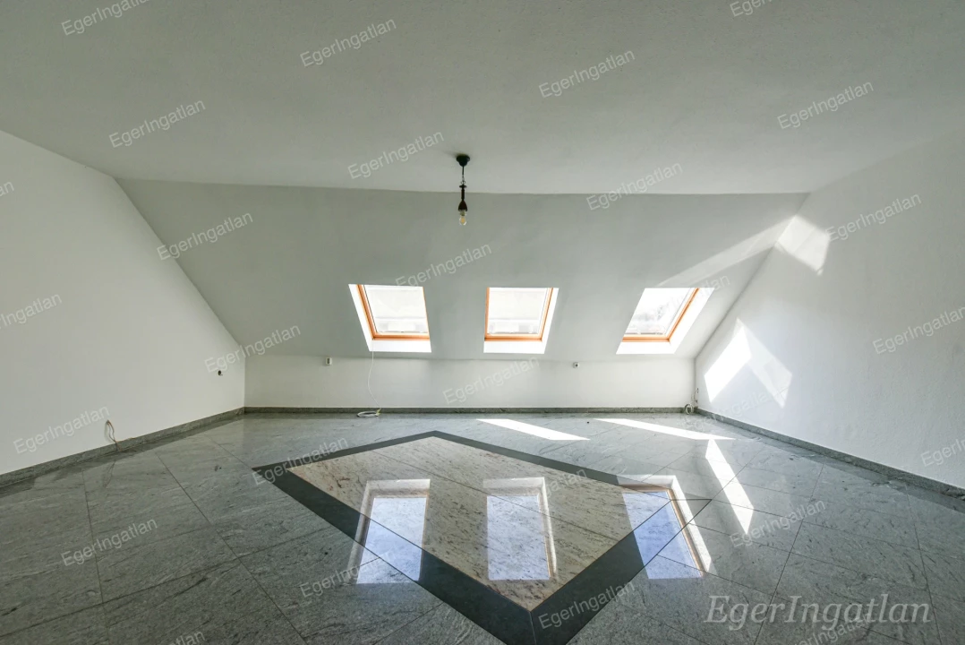 Eladó téglalakás, Eger