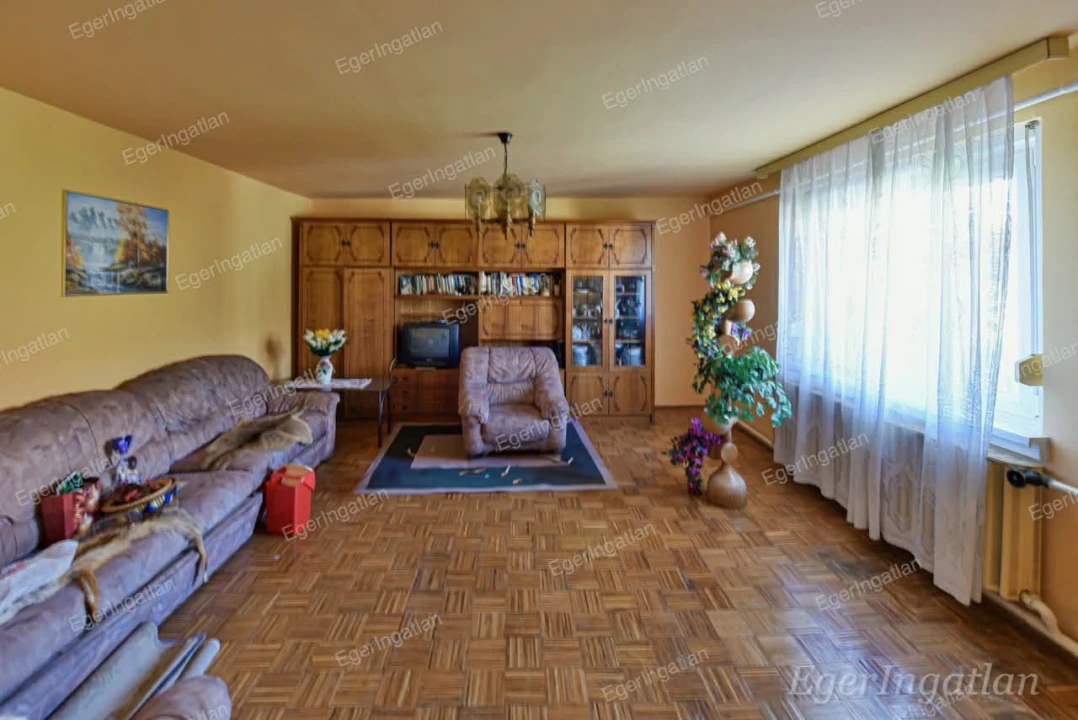 Eladó családi ház, Eger