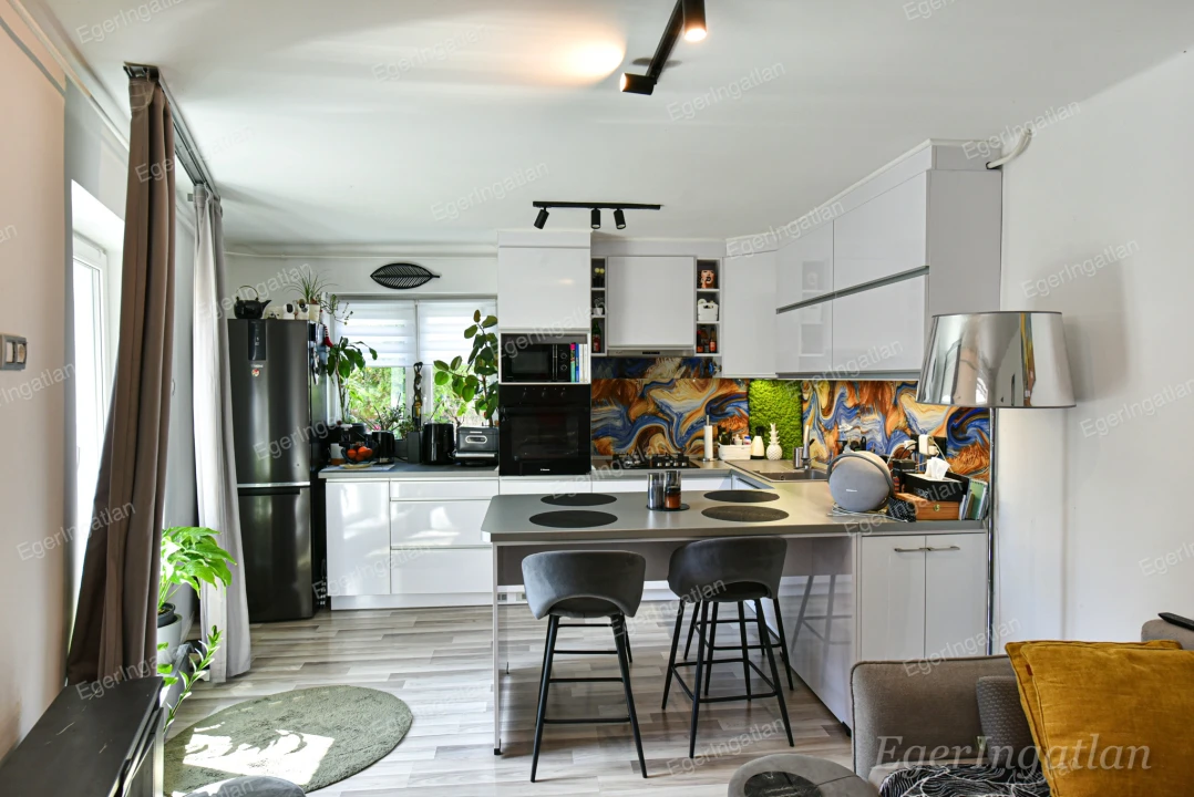 Eladó egyéb lakás, Eger