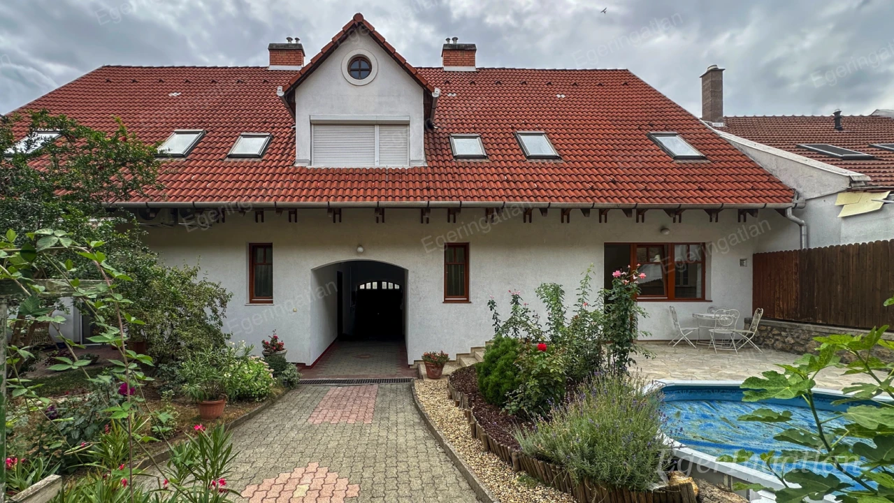 Eladó ikerház, Eger