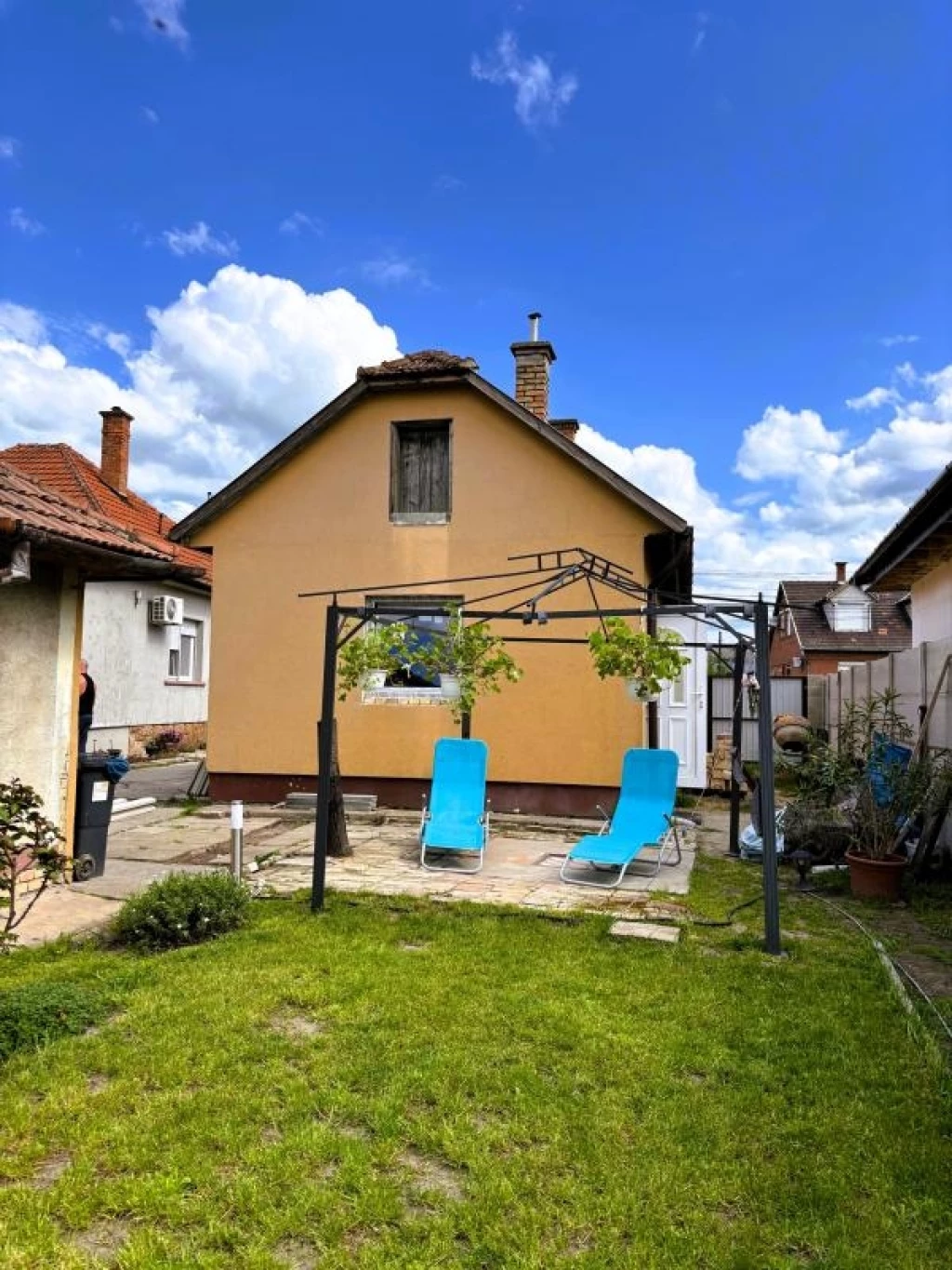 Eladó családi ház, Cegléd